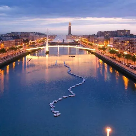 Superbe T4 Proche Centre-Ville Gare & Tram Daire *